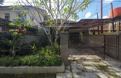 Tasikmalaya House | Family-Friendly Sukasari Guesthouse with Great Reviews