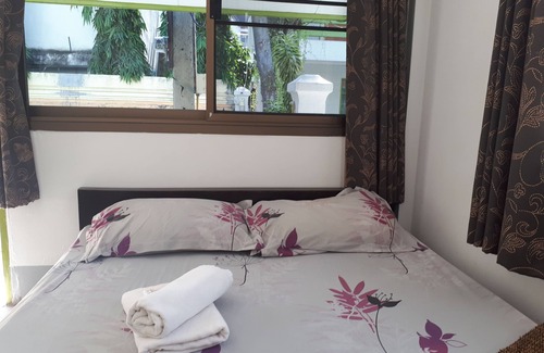 Cha-am Hotel | Budget-Friendly Sukhothai Bungalow with Family Amenities