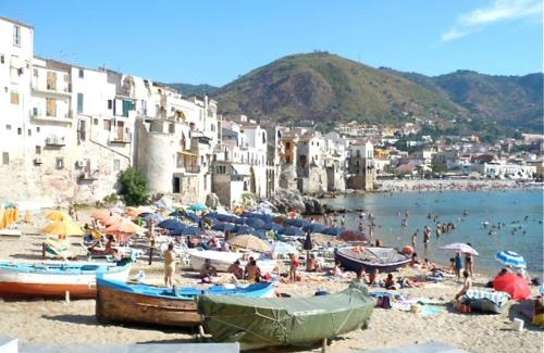 Campofelice di Roccella Apartment | Relaxing Getaway with Private Beach Near Cefalù