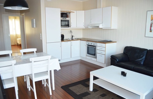 Bogoyvaer Hotel | Experience Sula Rorbuer og Havhotell: Family-Friendly Retreat