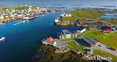 Bogoyvaer Hotel | Discover Sula Rorbuer og Havhotell: Pet-Friendly Retreat