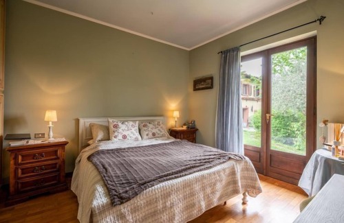 Casale Corte Cerro House | Discover Sulle Colline Casalesi: Oceanfront Family Retreat