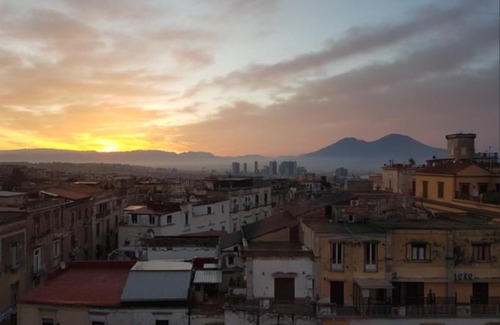 Historical Center Apartment | Discover Sulle Tracce Di Sofia Loren - 10/10 Guest Rated Retreat