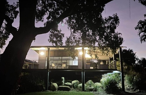 South Mission House | Sully's Beach House - Beach and Ocean Views