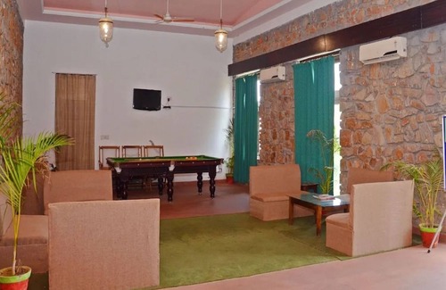Sawai Madhopur Hotel | Explore Sultan Bagh Ranthambore: Family-Friendly Retreat