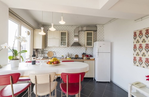 Sultanahmet Apartment | Sea View Apartment in Sultanahmet with Spa & Breakfast