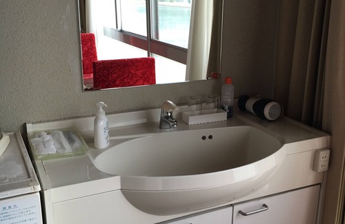 Ochi-gun House | Eco-Friendly Suminoe Ryokan: Guest Rated 9.4/10 & Hot Tub