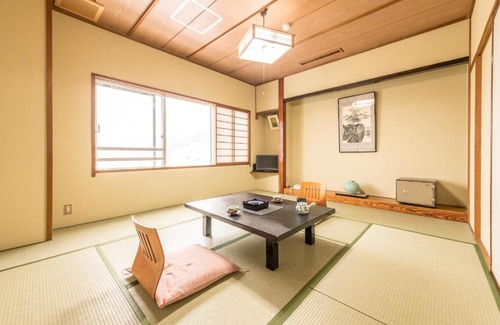 Teradomari Hotel | Experience Ocean Views at Sumiyoshiya with Hot Tub Access