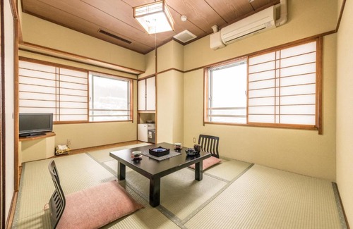 Teradomari Hotel | Experience Ocean Views at Sumiyoshiya with Hot Tub Access