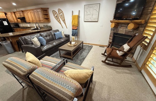 Eden Condo | Family-Friendly Retreat Steps from Hot Tub & Pool Access