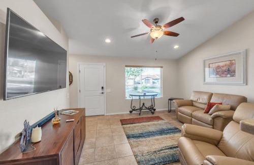 Paradise Valley Village House | Year-Round Comfort: Pet-Friendly Family Retreat