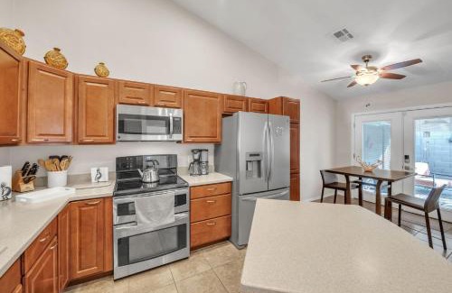 Paradise Valley Village House | Year-Round Comfort: Pet-Friendly Family Retreat