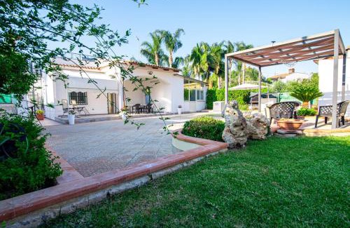 Gallina House | Beachfront Retreat at Summer Beach - Rated 9.5/10!