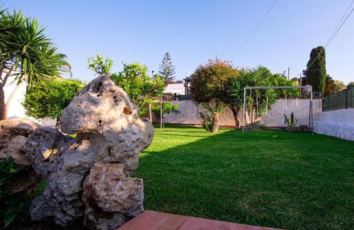 Gallina House | Beachfront Retreat at Summer Beach - Rated 9.5/10!