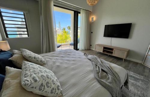 Belle Mare Apartment | Beachfront Apartment with Pool & Private Ocean Access
