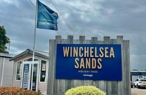 Icklesham House | Summer Breeze Caravan on Winchelsea Sands Holiday Park