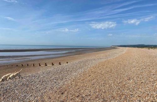 Icklesham House | Summer Breeze Caravan on Winchelsea Sands Holiday Park