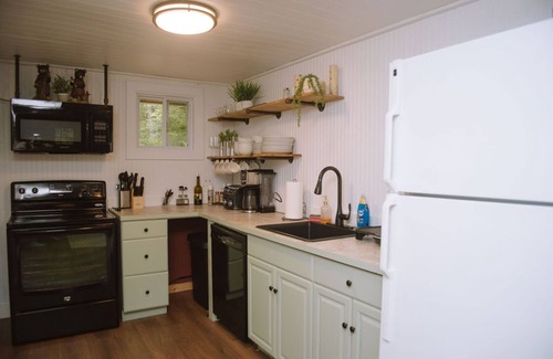Silver Lake Cabin | Private Hot Tub & Pet Friendly Retreat - Guest Rated 10/10
