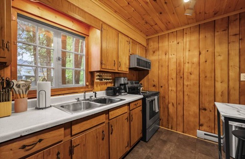 Lenox Dale House | Summer Cottage at The Lake!