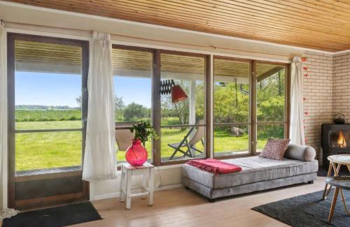 Stubbekobing House | Inviting Summer Cottage Idyll at Nature's Pearl with Pool