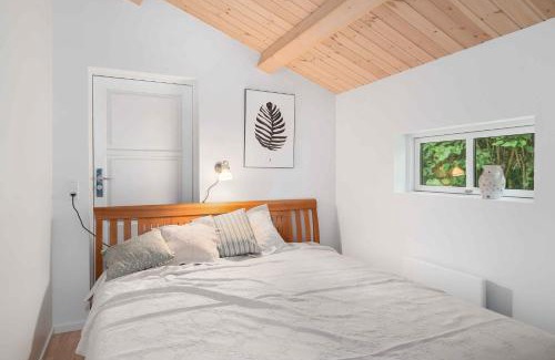 Faxe Ladeplads House | Inviting Summer Cottage with Jacuzzi and Sauna Retreat