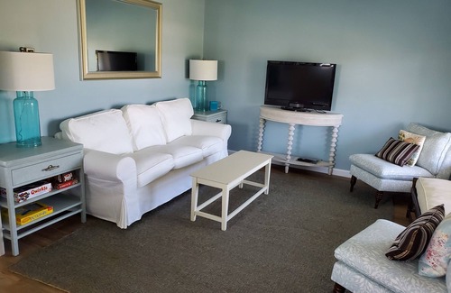 Groton Cottage | Ideal Summer Cottage with Pool and Ocean Access