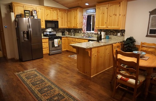 Glencoe House | Getaway to Updated AC Lake Mont Pines Cabin - Guest Rated 9.8