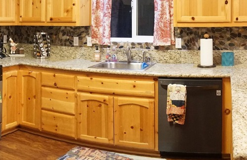 Glencoe House | Getaway to Updated AC Lake Mont Pines Cabin - Guest Rated 9.8