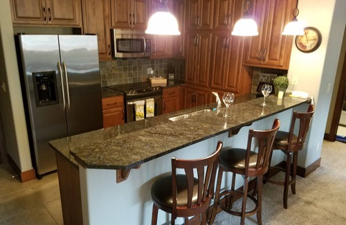 Coeur d'Alene Condo | Ultimate Stay in Fabulous Condo with Lake View & Pool!