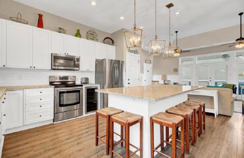 Isle of Palms House | Discover Summer Dunes Lane 1: Family-Friendly Retreat