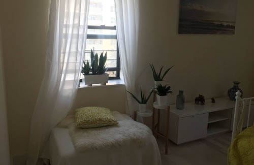 Brighton Beach Apartment | Ideal Summer Retreat at Brighton Beach with Kitchen Access