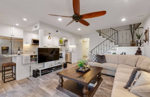 Palm Desert Condo | Ideal Desert Getaway: Steps to Dining & Community Pool
