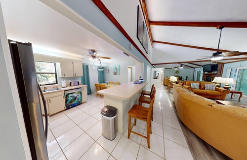 Florida Shores House | Unforgettable Summer & Fall Getaway: Pool, Beach & Pets Welcome