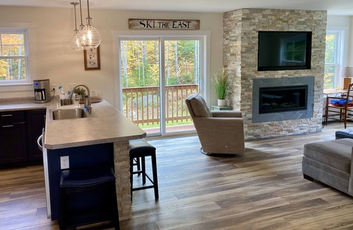 Carrabassett Valley House | Stroll to Golf & Clubhouse - Family-Friendly Getaway Awaits