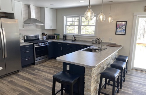 Carrabassett Valley House | Stroll to Golf & Clubhouse - Family-Friendly Getaway Awaits