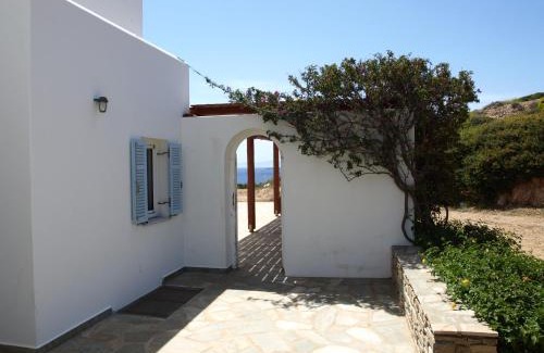 Soros House | Family-Friendly Sea View Villa in Antiparos - Rated 10/10!