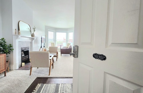 South Haven Apartment | Downtown Studio with Pool & Ocean Views - 10/10 Rated