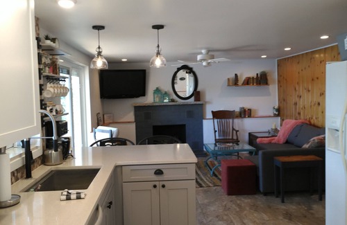 Walkerville Cottage | Unforgettable Summer Memories with Ocean and Lake Views