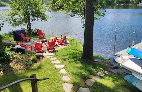 Ludlow House | Family-Friendly Retreat with Lake Views and Pool Access