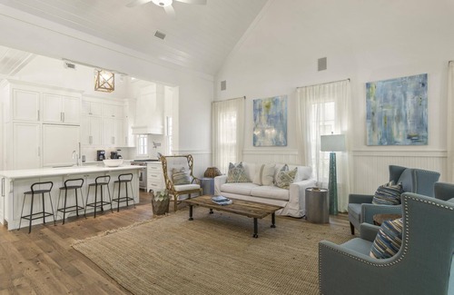 Forest District House | Book Your Fall Escape with Oceanfront Views & Bikes!