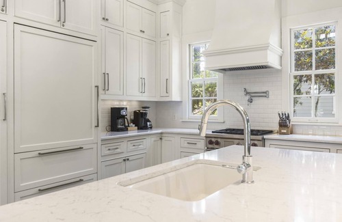 Forest District House | Book Your Fall Escape with Oceanfront Views & Bikes!