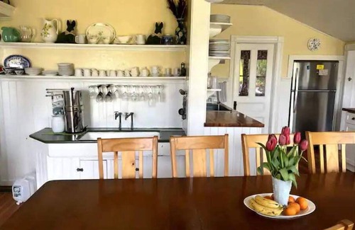 Block Island House | Family-Friendly Summer Hill: 10-Bedroom Farmhouse Retreat