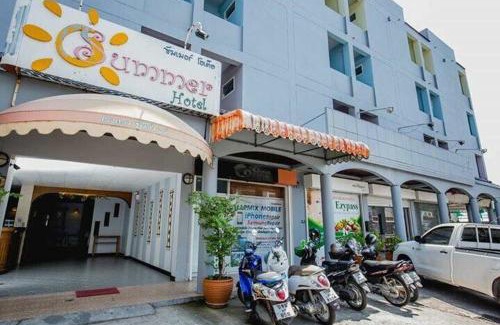 Talat Nuea House | Budget-Friendly Summer Hotel with Wheelchair Access