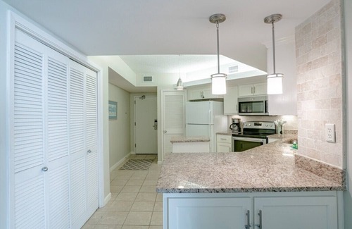 Orange Beach Condo | Oceanfront Summer House 1402B with Pool & Spa Amenities