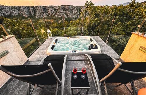 Slime House | Relaxing Summer House Nika with Ocean View & Hot Tub