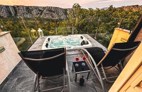 Slime House | Relaxing Summer House Nika with Ocean View & Hot Tub