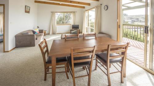 Kioloa House | Family-Friendly Getaway at Summer House On Kurrawa