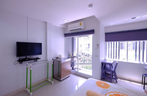 Rama 9 Hotel | Cozy Summer House: Guest Rated 9/10 with Essential Amenities