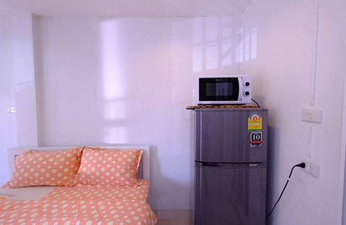 Rama 9 Hotel | Cozy Summer House: Guest Rated 9/10 with Essential Amenities