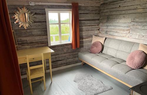 Vaasa House | Scenic Summer House with Sauna on Serene Oceanfront Island